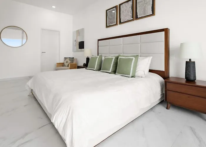 Cormoran 503 3br Prime Downtown Cabos Walk To